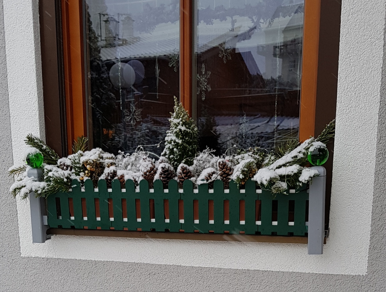 masu Weihnachtsdekoration auf Ihrer Fensterbank
